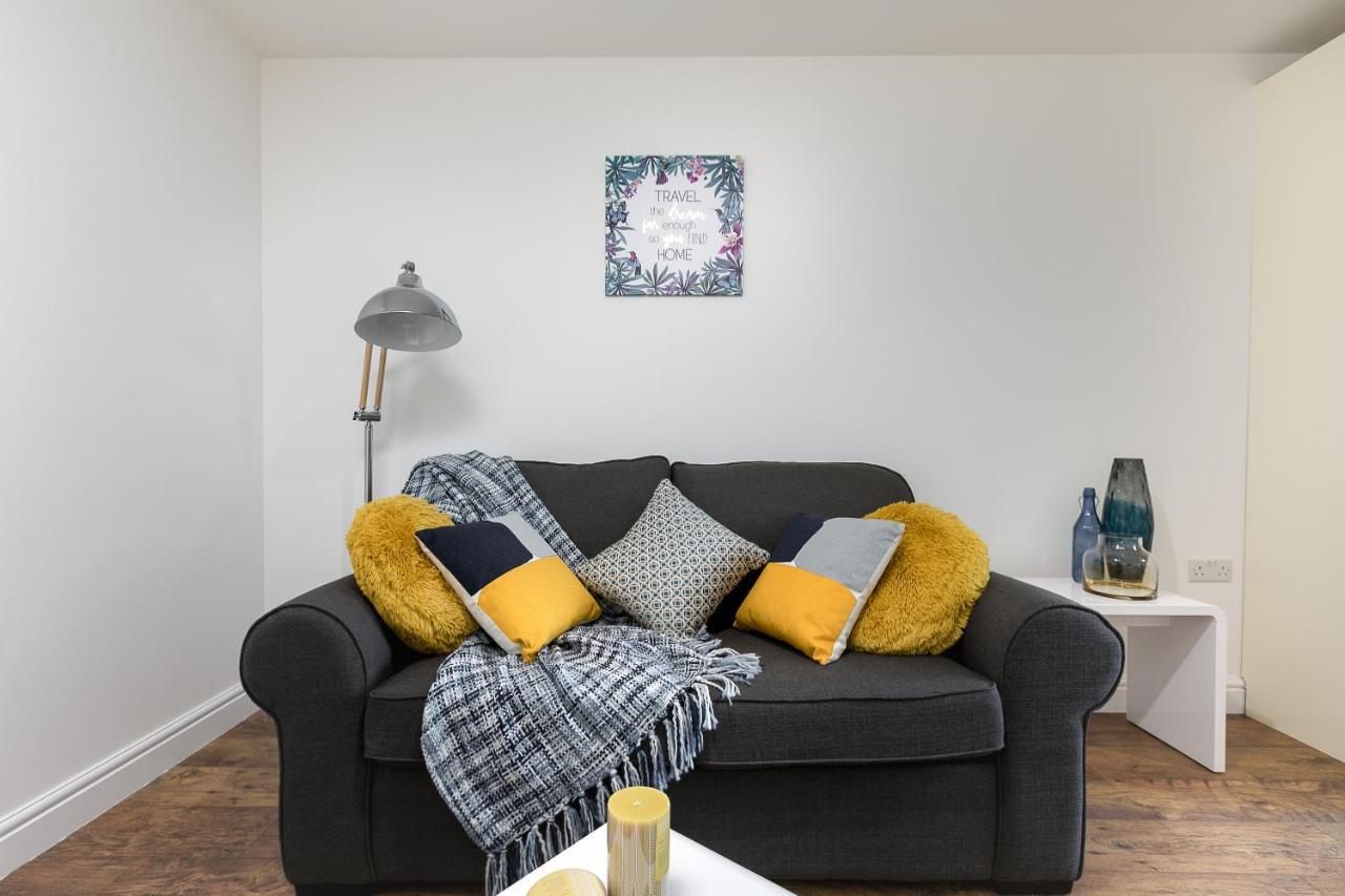 Kvm - City Apartments - Contractors - Town Centre By Kvm Stays Питерборо Екстериор снимка