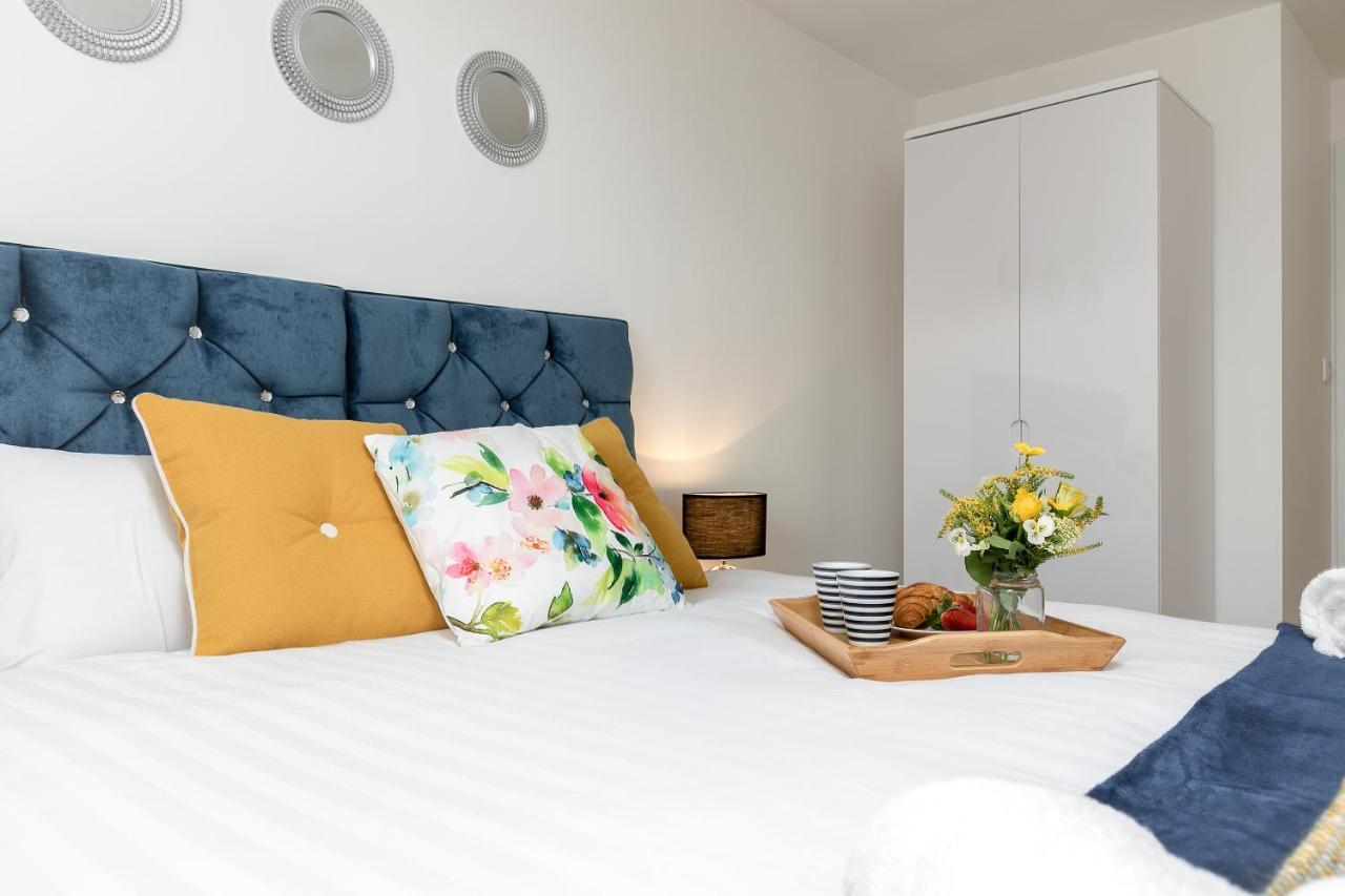 Kvm - City Apartments - Contractors - Town Centre By Kvm Stays Питерборо Екстериор снимка