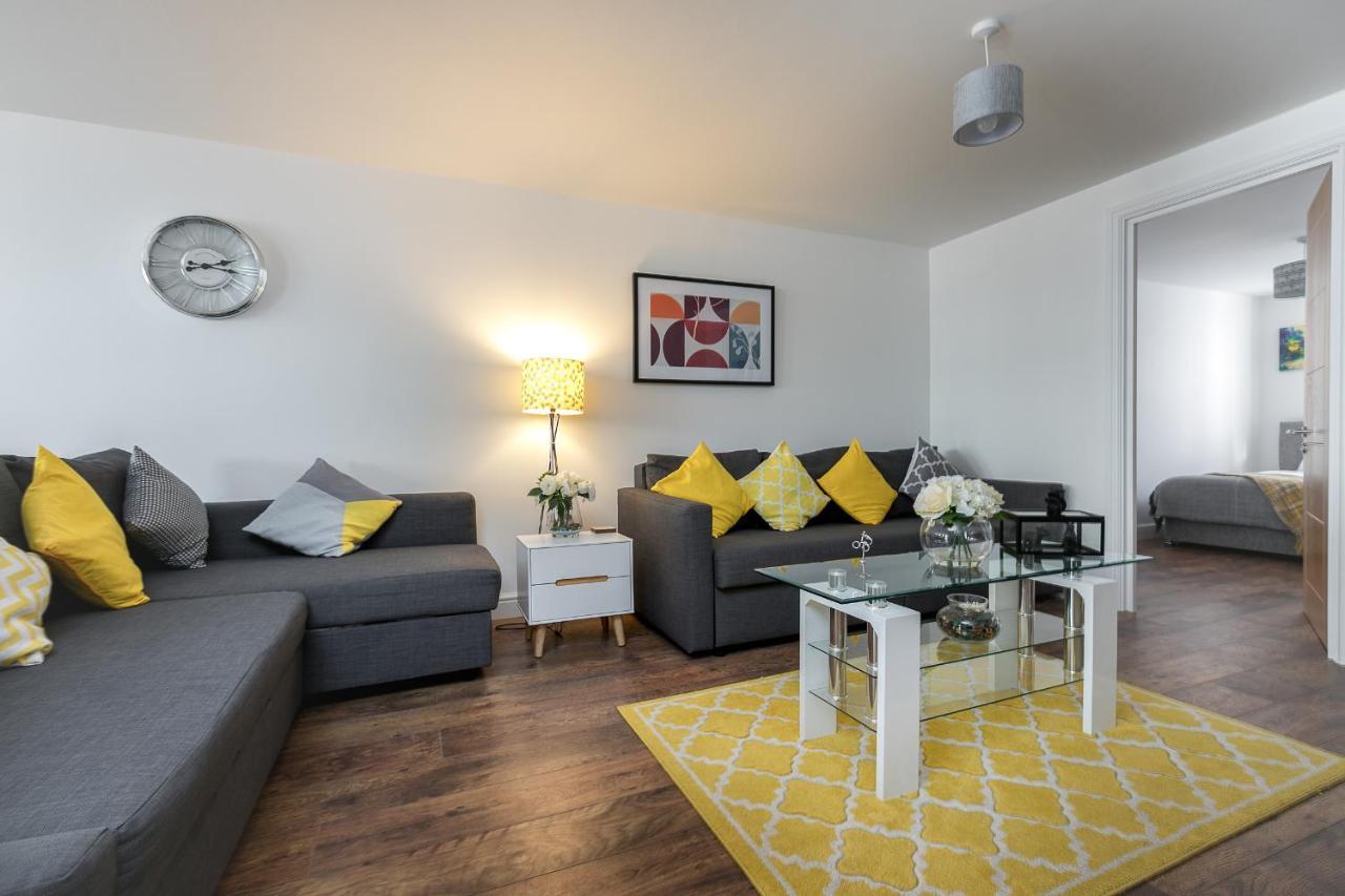Kvm - City Apartments - Contractors - Town Centre By Kvm Stays Питерборо Екстериор снимка