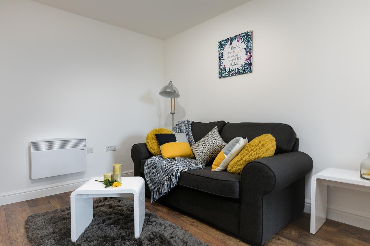 Kvm - City Apartments - Contractors - Town Centre By Kvm Stays Питерборо Екстериор снимка